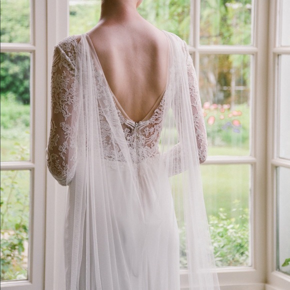noon and moon Tops - Bridal cape brand new